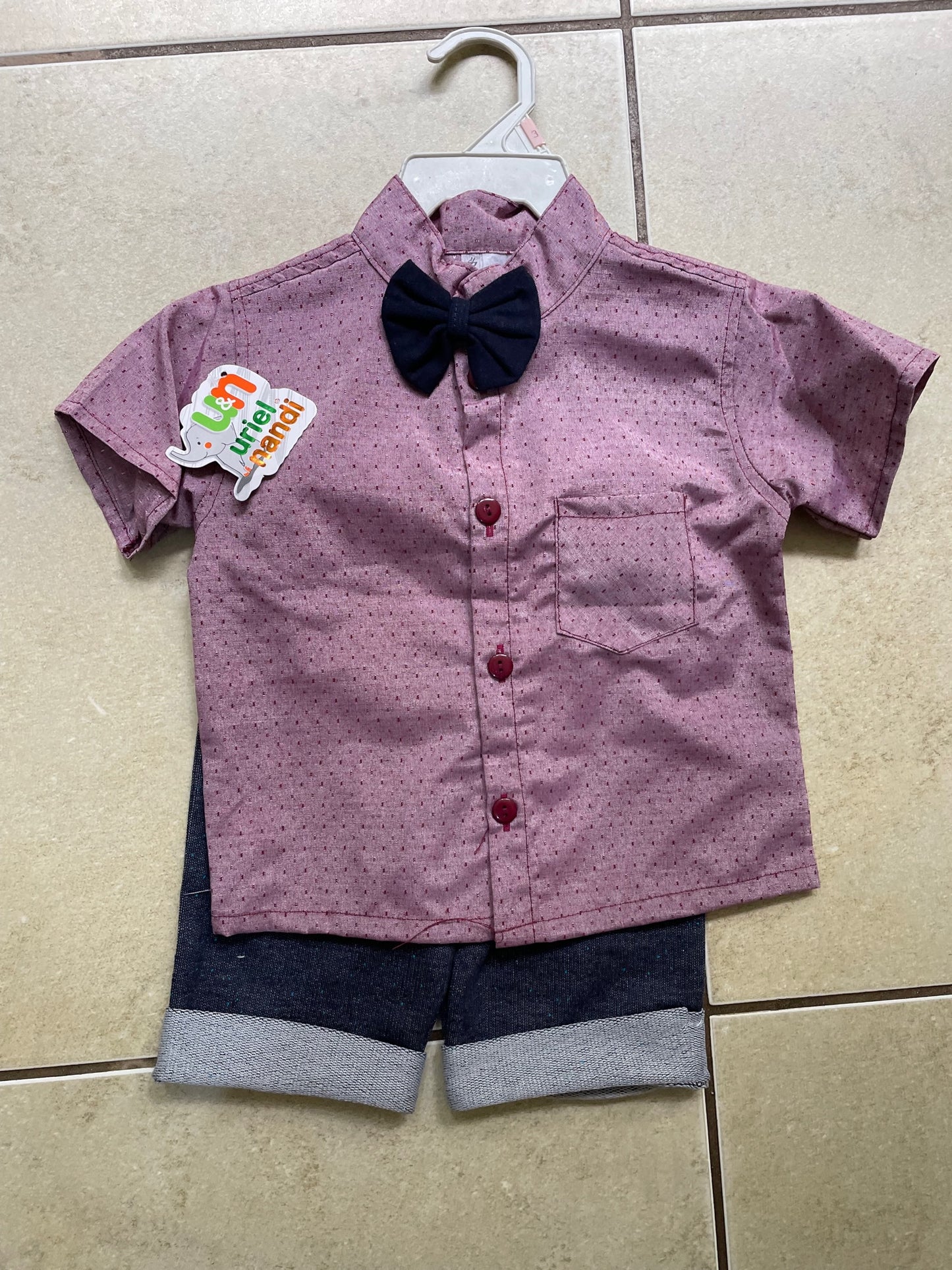 Traje formal de camisa y corbatín (niño)