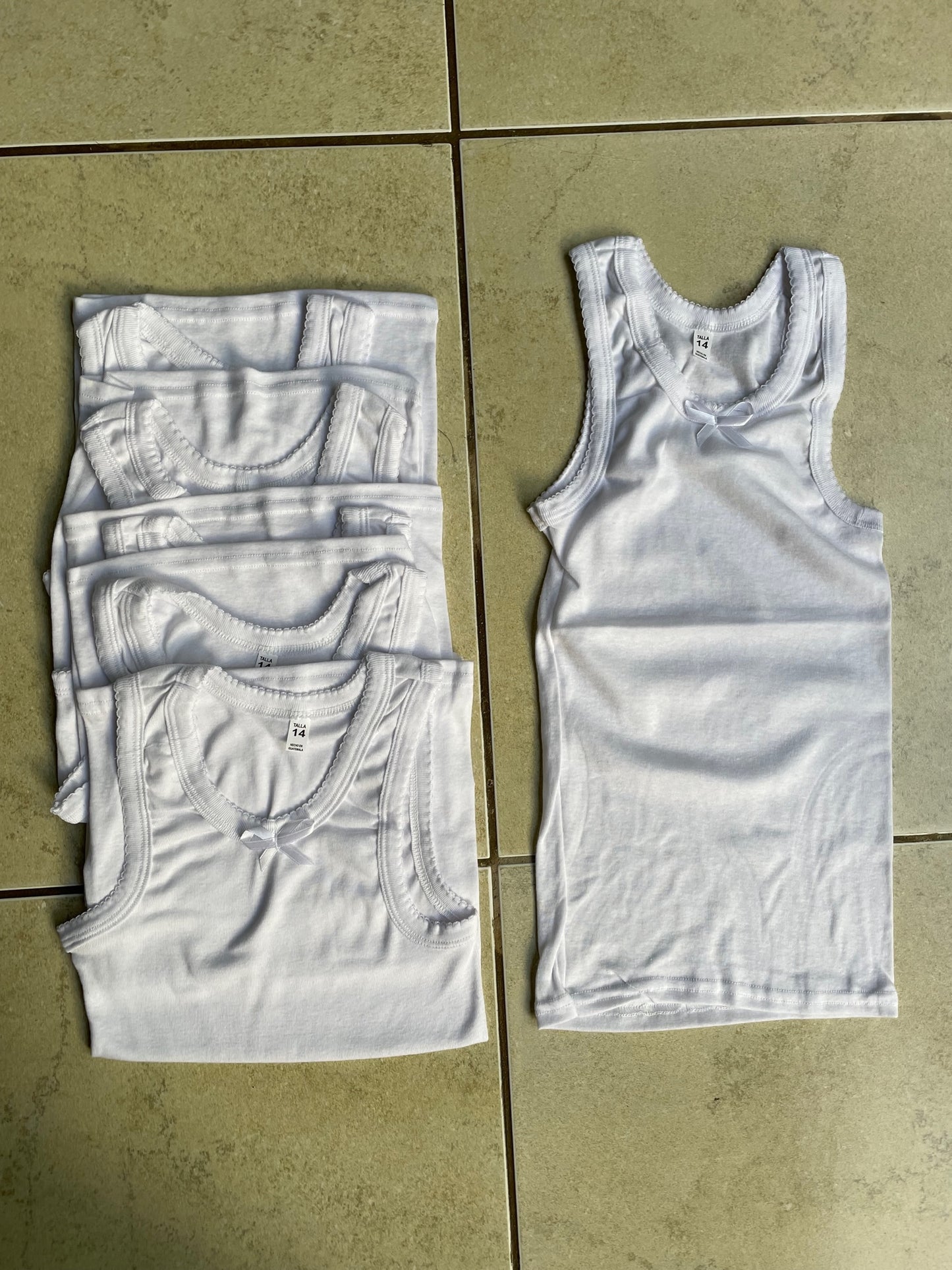 Camiseta de moña blanca (paquete de 2 unidades)